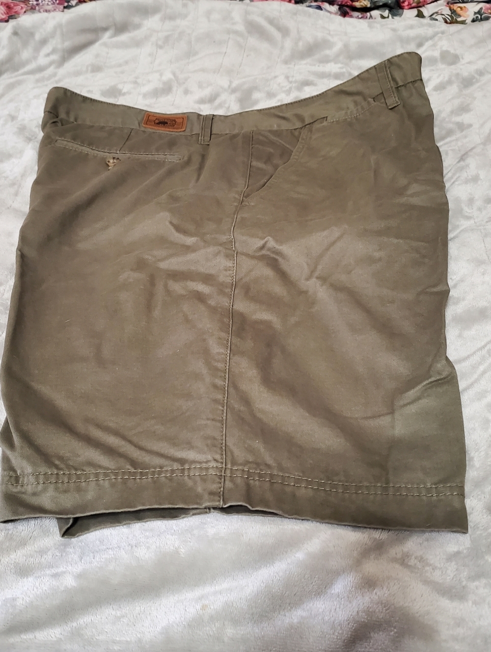 Like New Boston Traders Luxury Vintsge Olive Green Mens Shorts Size 42 Waist